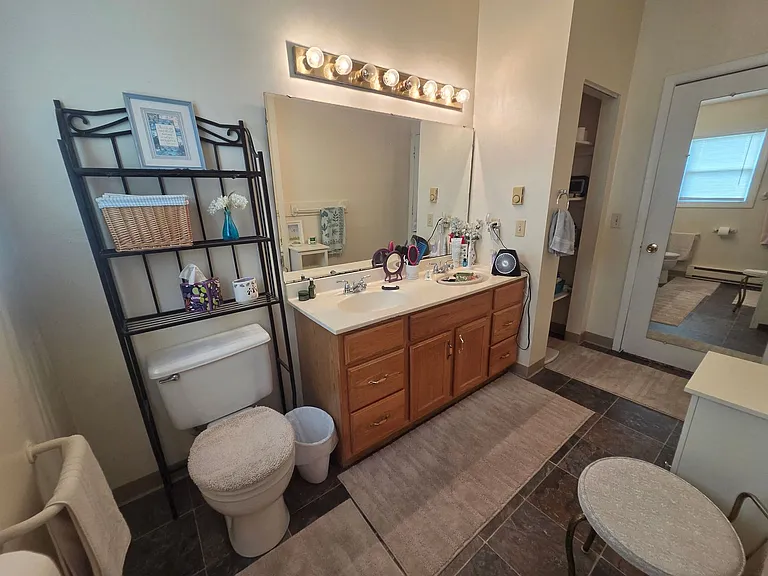 2406 Hill Ave #3 — Photo 11