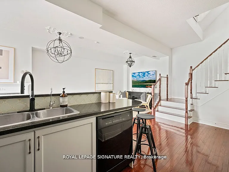 1 Rean Dr #Townhouse 9 — Photo 11