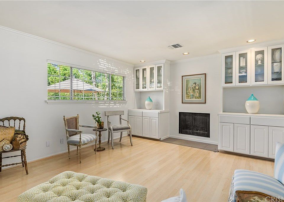 1st image of 20973 Costanso St