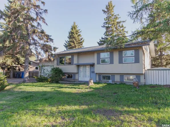 9704 97th DRIVE, North Battleford, SK S9A 0L4