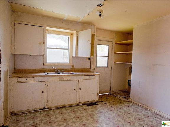 3rd image of 2809 Port Lavaca Dr