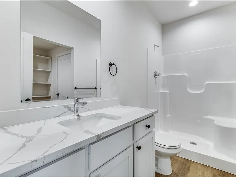 5069 N Vassar St — Photo 11