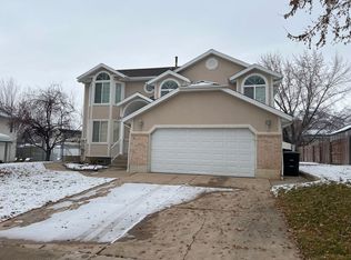 748 N Creekside Ln, Kaysville, UT 84037