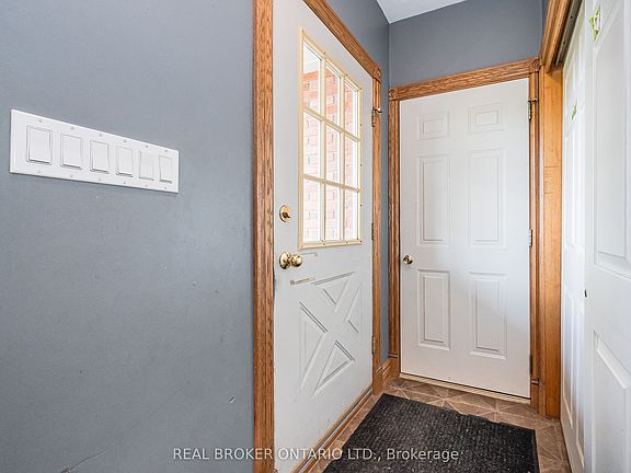 2nd image of 3027 Patrick St