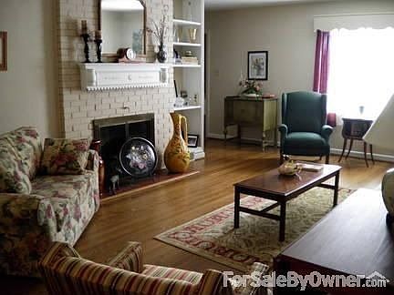 2nd image of 4428 Winchester Dr