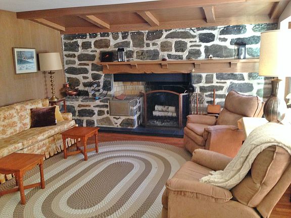 3rd image of 2241 W Kenboern Dr