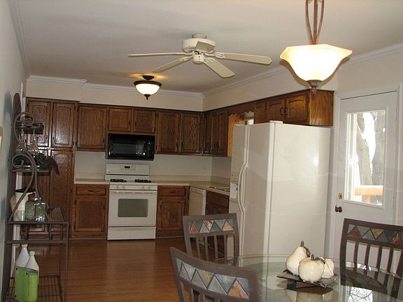4th image of 8820 Danbury Ln