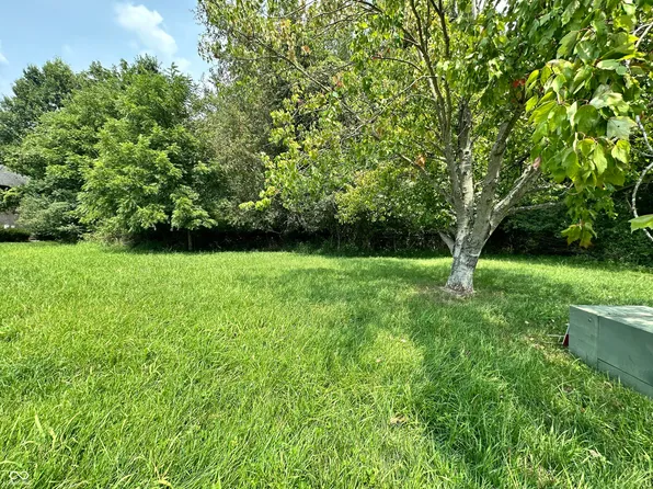2200 Norwich Pl, Martinsville, IN 46151