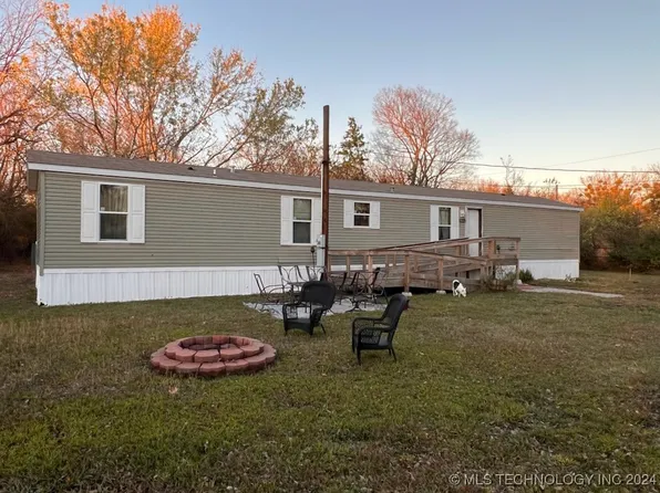 1018 W Osage Ave, Nowata, OK 74048