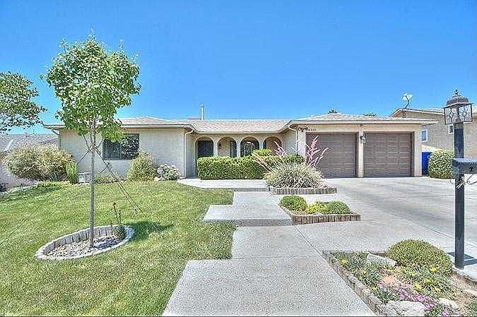 1st image of 4605 Oahu Dr NE