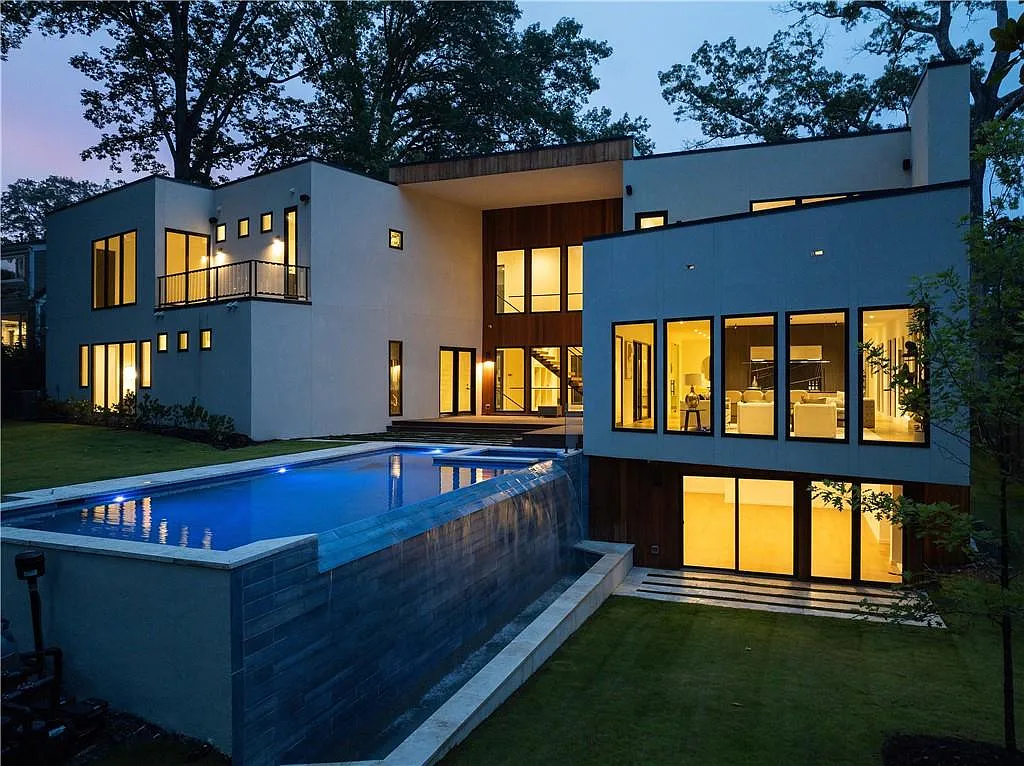 6 bed, 6.5 bath, 7048 sqft, $35,000 — Photo 4