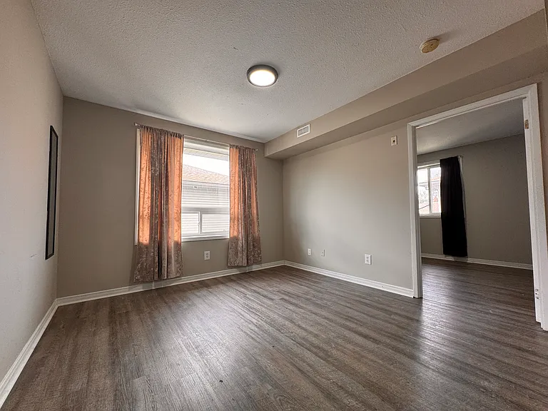44 Walnut St #A05 — Photo 3