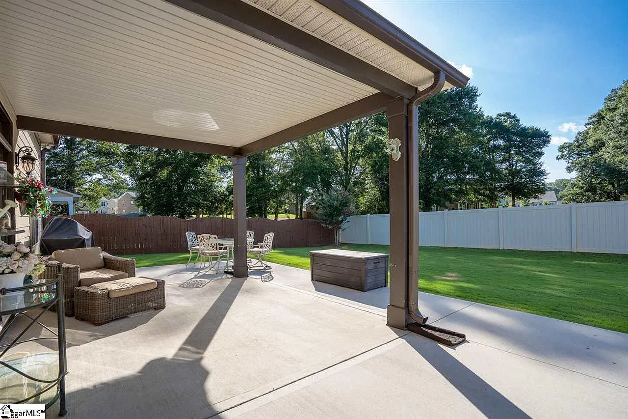 5 bed, 3.5 bath, 4354 sqft, $3,500 — Photo 3