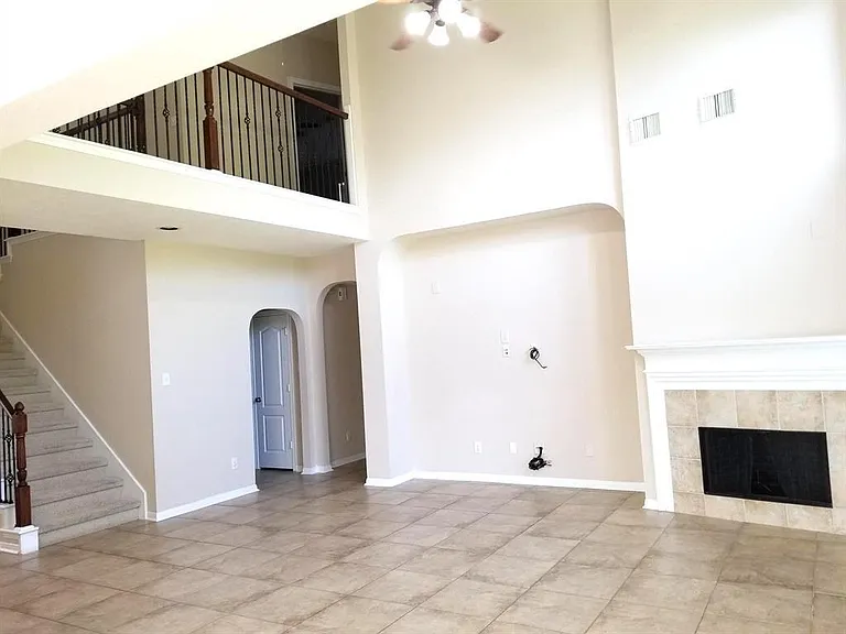 25406 Archdale Ct — Photo 6