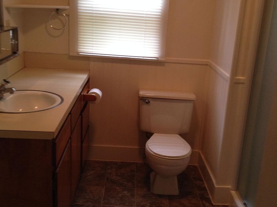 2nd image of 2446 E St APT 1