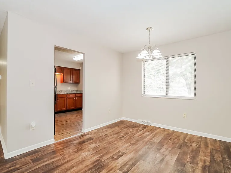713 Hubbard Rd — Photo 7