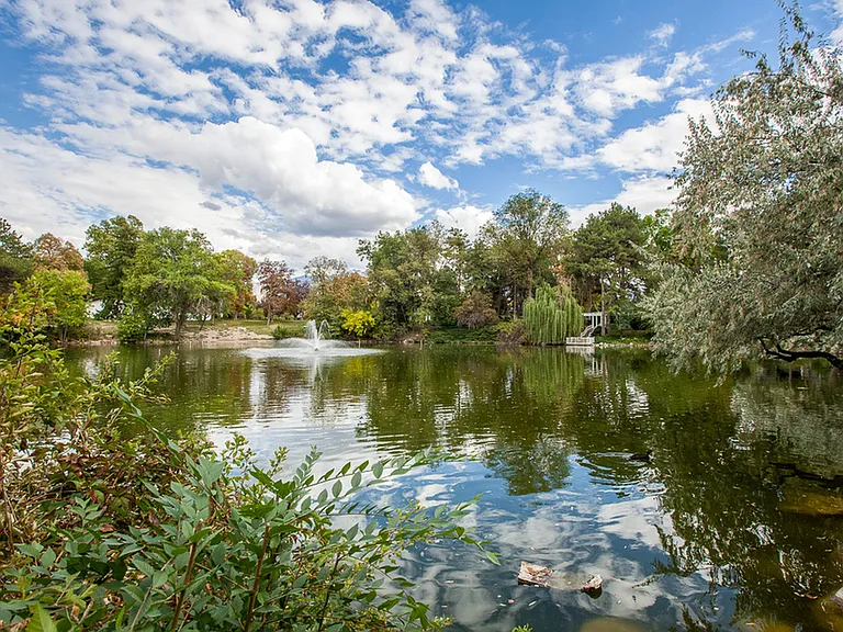 Private Pond at Fox Point in Old Farm Apartments