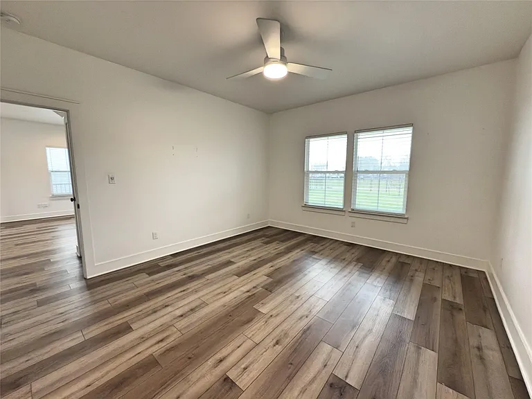 424 Stagecoach Trl — Photo 16