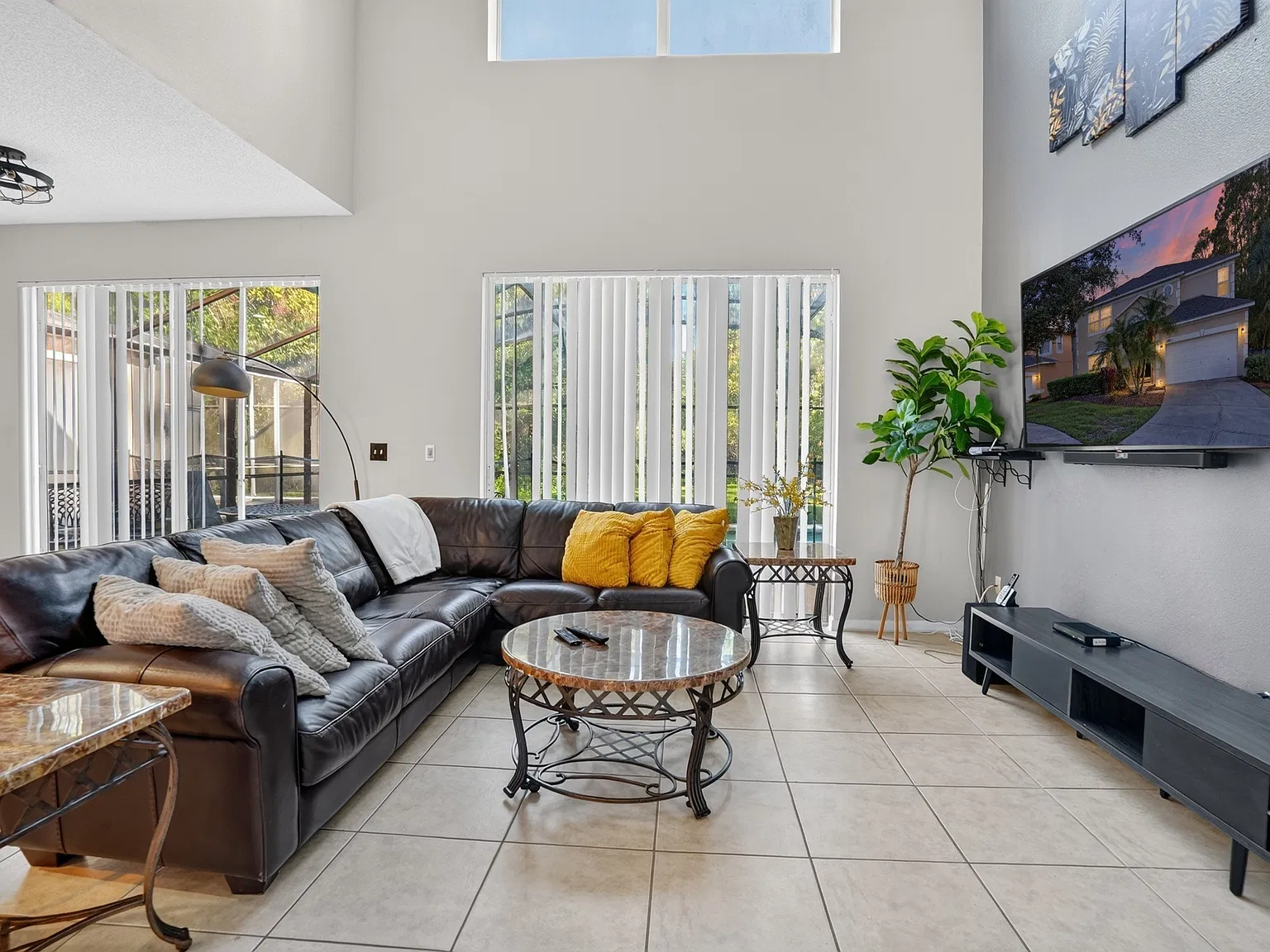 7 bed, 2834 sqft, $920 — Photo 4