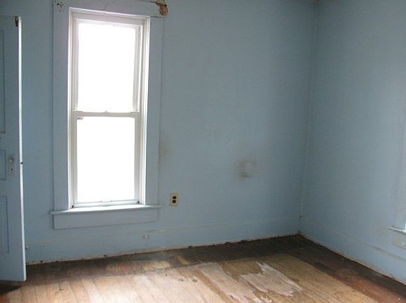 5th image of 214 S Hazel St
