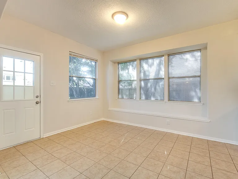 1907 Glen Eden Ct — Photo 13