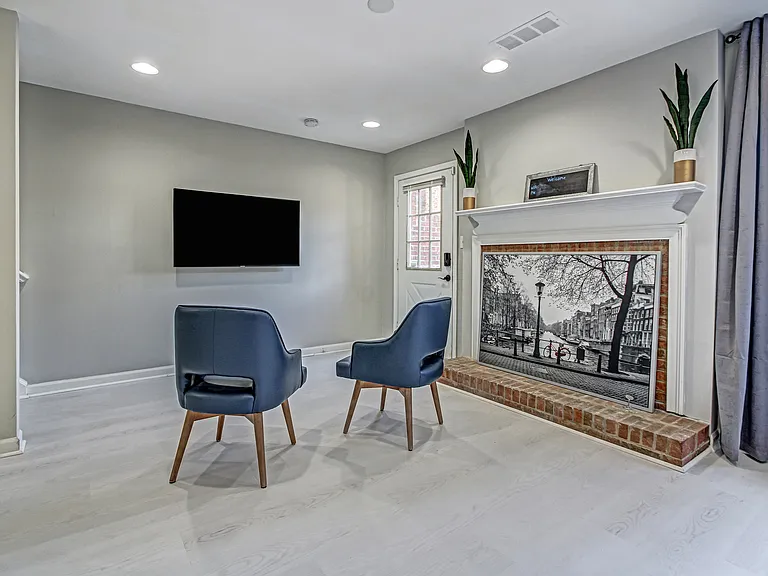 313 10th St NW — Photo 25