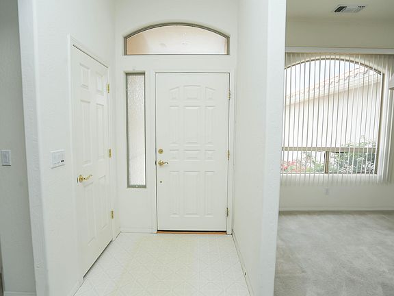 5th image of 1496 E Crestview Dr
