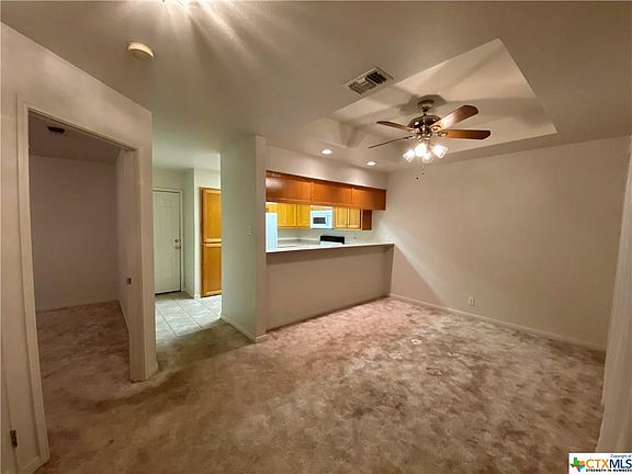 5th image of 947 Parkdale Dr