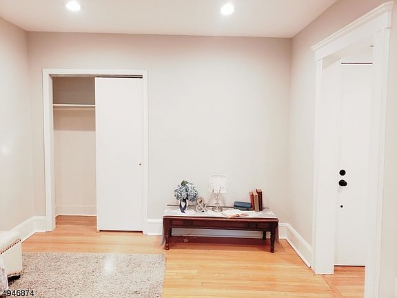 3rd image of 224 Glenwood Ave #1