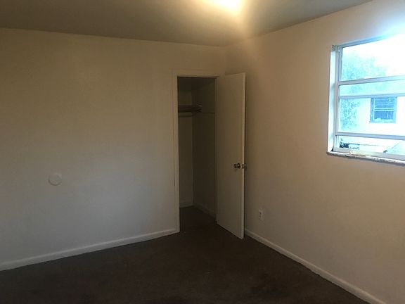 5th image of 1091 S De Leon Ave