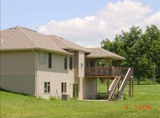 915 Clay St, Fort Calhoun, NE 68023