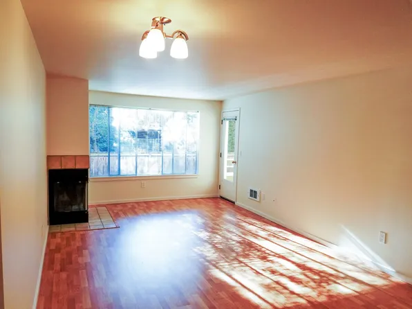 Hudson Square Apartments, 4850 California Ave SW APT 303, Seattle, WA 98116