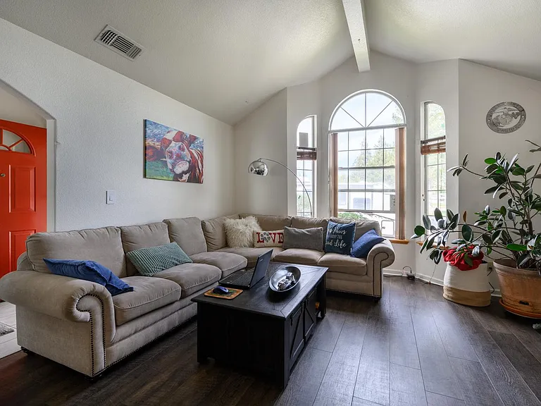 1852 Harbor Town Dr — Photo 2