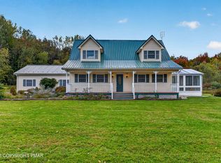 163B Hilltop Rd, Newfoundland, PA 18445