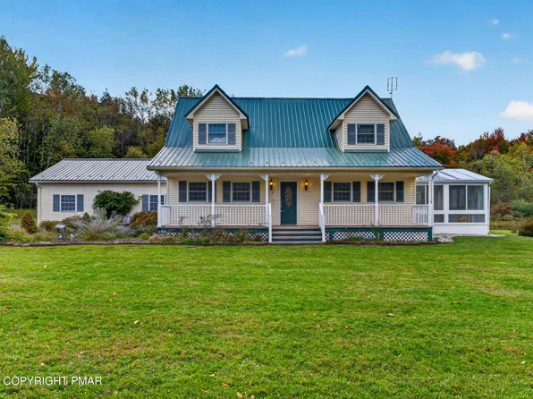 163B Hilltop Rd, Newfoundland, PA 18445