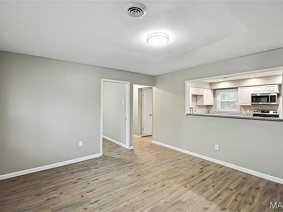 4th image of 12019 Krenning Ln