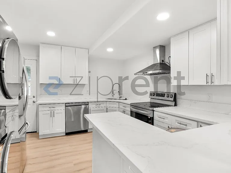 362 Naples St — Photo 4