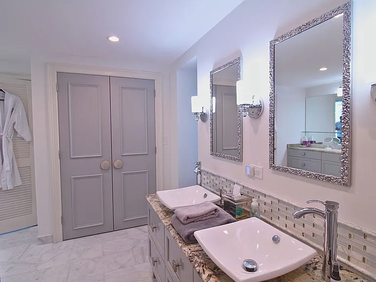 1 Beach Dr SE #1014 — Photo 22