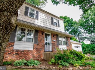 1556 Fitzwatertown Rd, Willow Grove, PA 19090