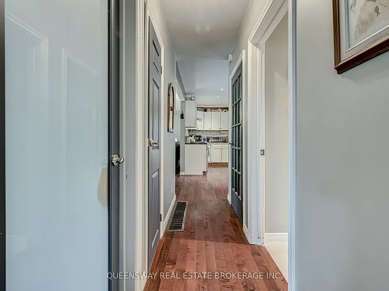 14 Webb St E — Photo 18