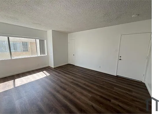 1224 W 107th St #8 — Photo 5