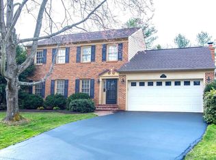 5604 Kemp Ln, Burke, VA