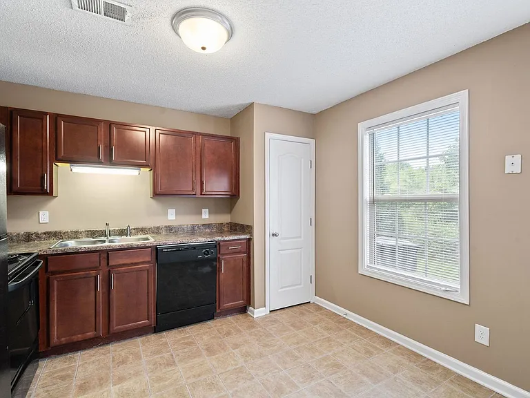 524 Patriot Park Ct — Photo 31