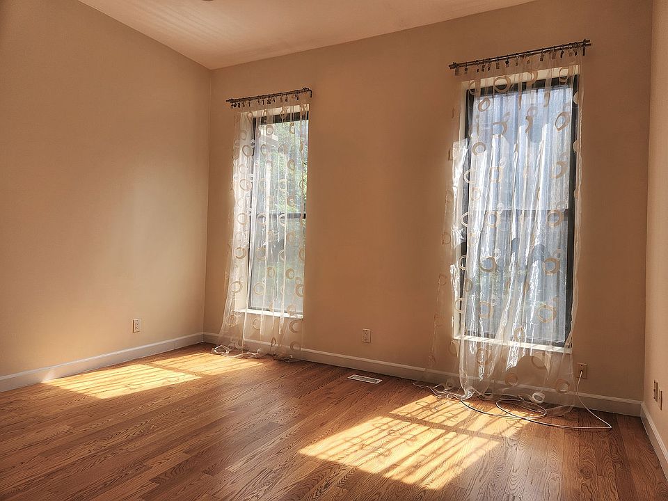 1st image of 354 W 123rd St APT 1