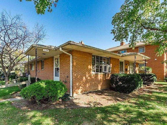 2nd image of 724 Village Dr #726