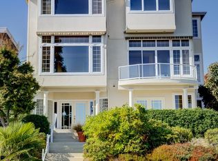 2221 Viewmont Way W, Seattle, WA 98199