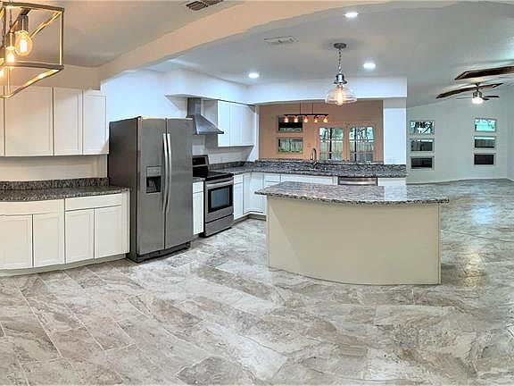 4th image of 840 Banbury Dr