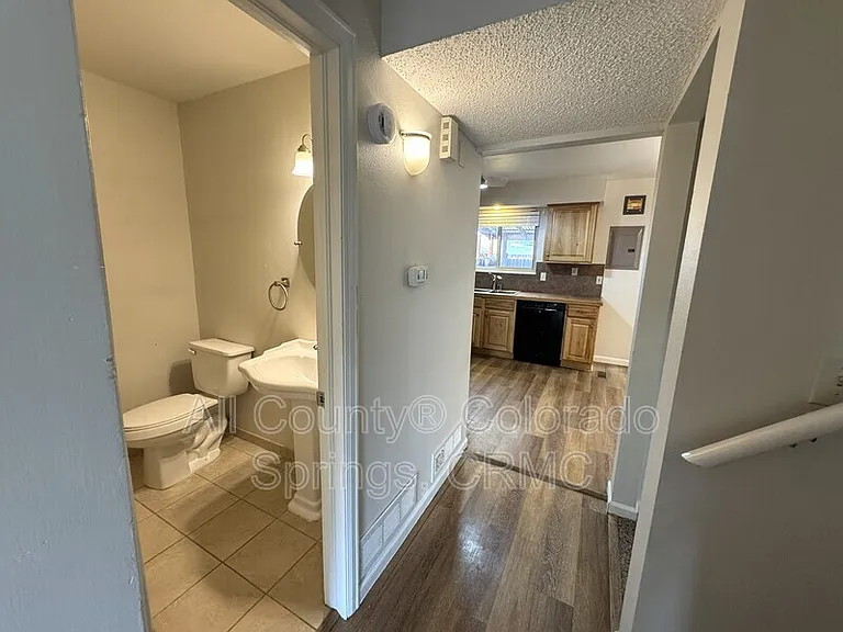 1138 Delaware Dr — Photo 4