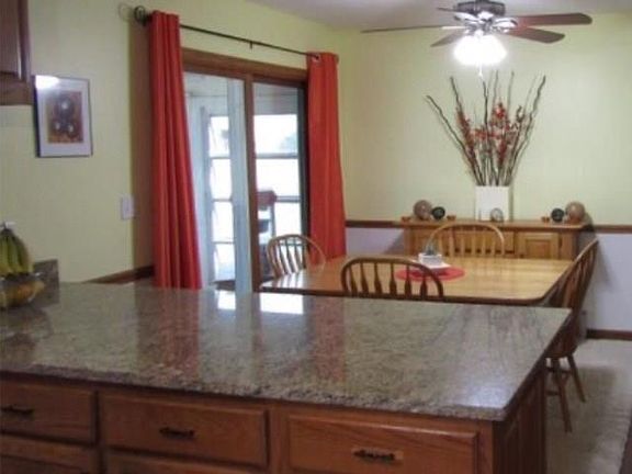 5th image of 641 Meadow Ln