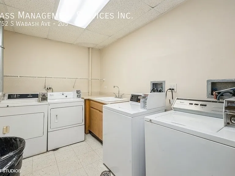 4752 S Wabash Ave #205 — Photo 10